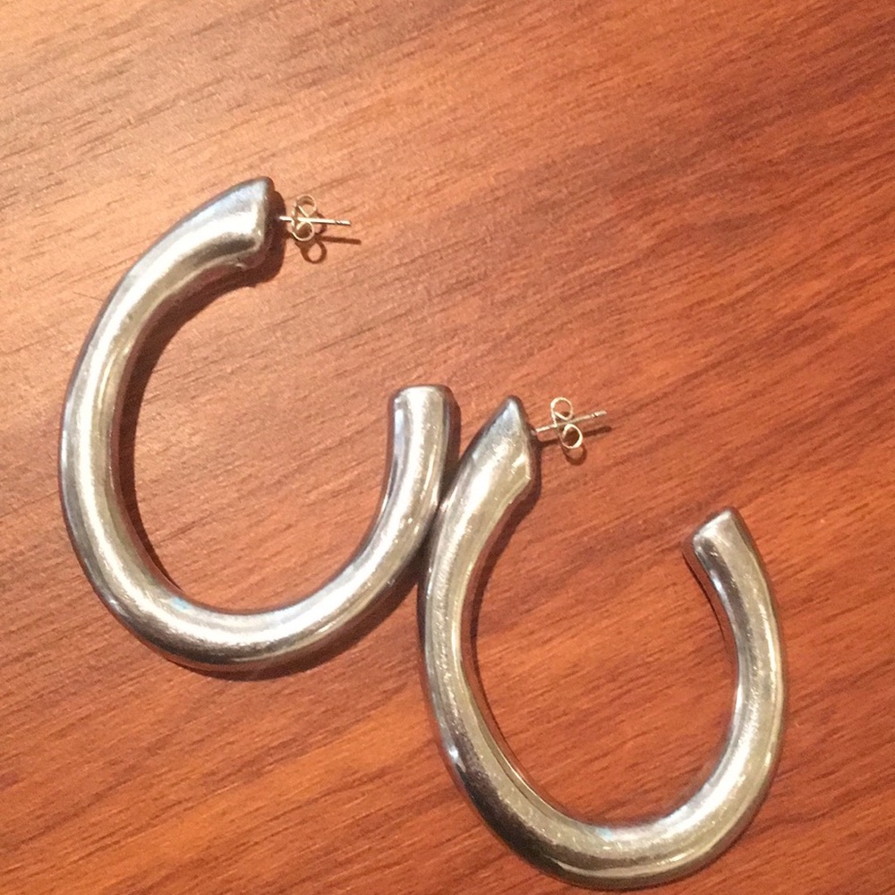 Silver oval Hoop earrings